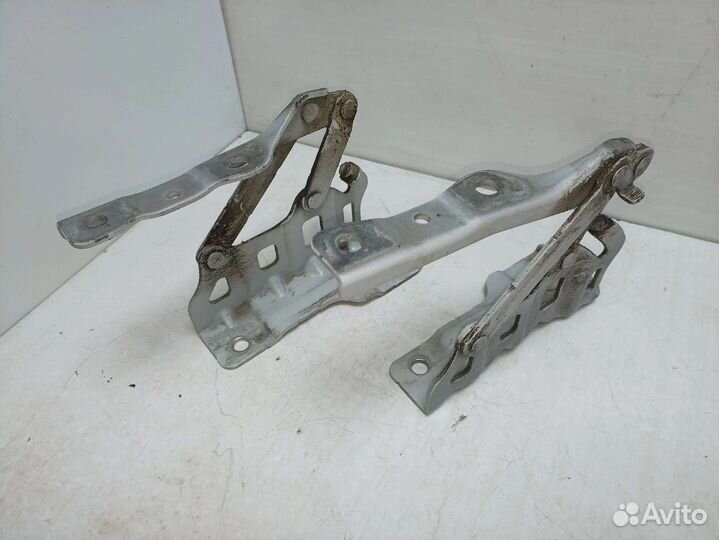 Петли капота Kia Sportage 4