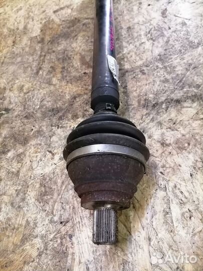 Привод передний правый Volkswagen Touran 1.4T BMY