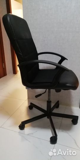 Кресло руководителя офисное компьютерное