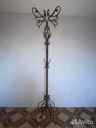 Вешалка напольная кованная