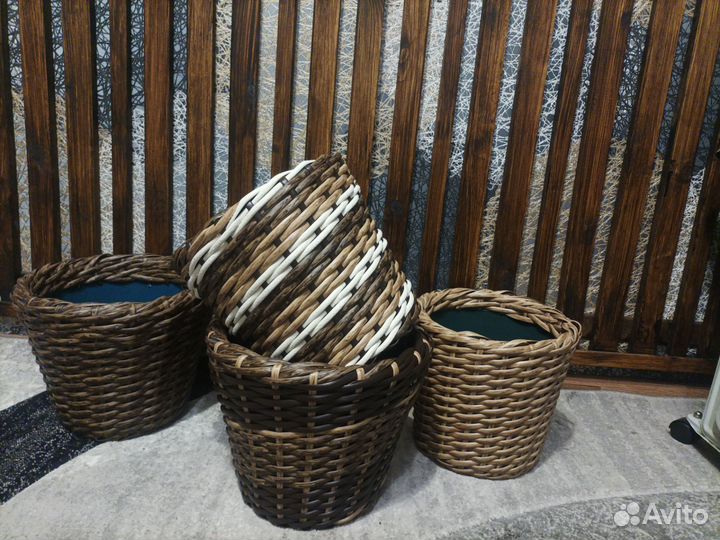 Корзины, кашпо из ротанга
