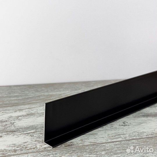 Алюминиевый плинтус напольн анодир. 3 м