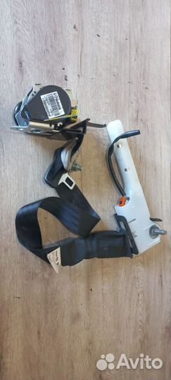 Ремень безопасности с пиропатроном Nissan Juke f15