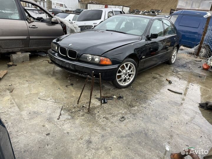 Бмв 5 на запчасти