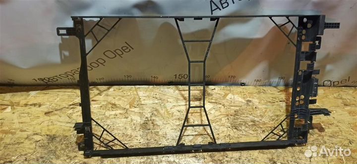 Обтекатель радиатора Opel Insignia