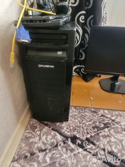 Компьютерный стол + компьютер и т.д. бу