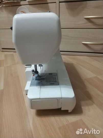 Швейная машина