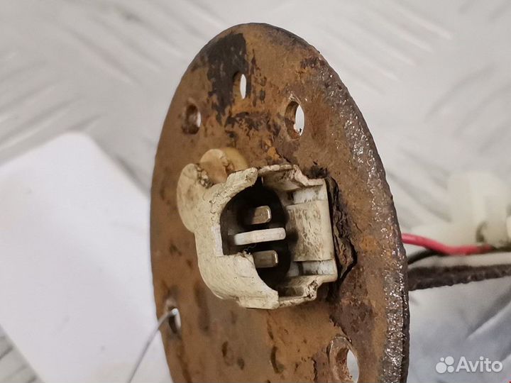 Датчик уровня топлива Toyota RAV4 2 (XA20) 2003