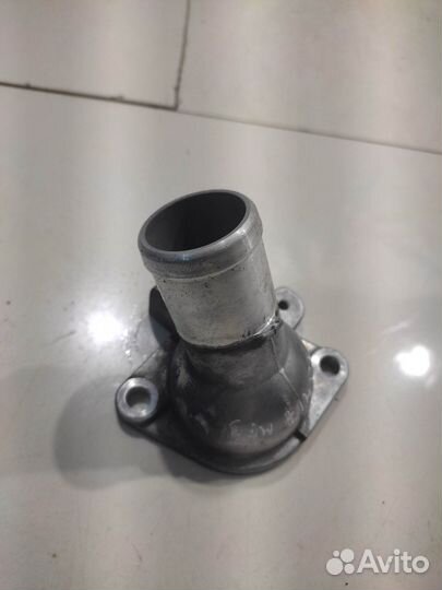 Корпус термостата (Mitsubishi Pajero Sport III)