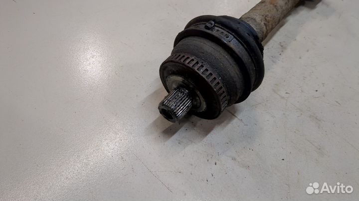 Полуось левая передняя Volkswagen Passat 5