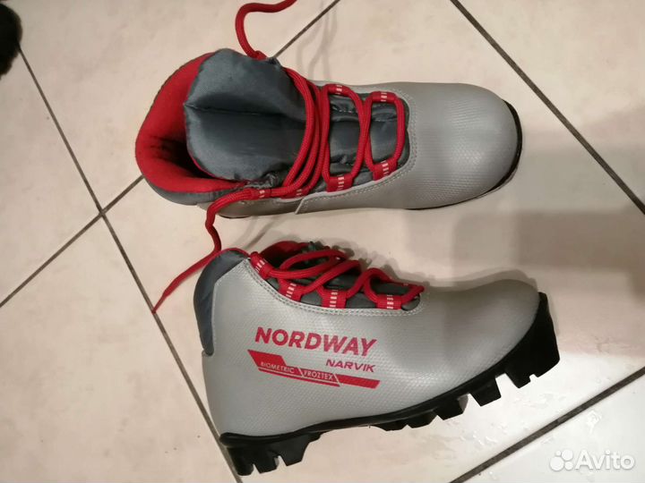 Лыжные ботинки