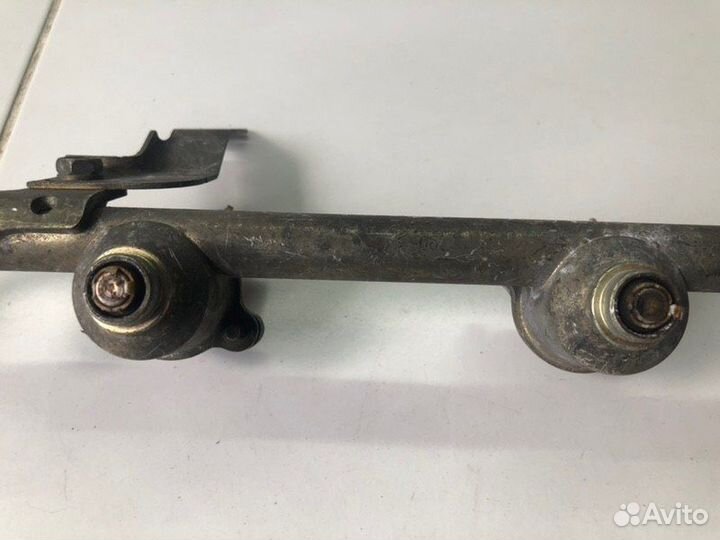 Рейка топливная (рампа) левая Nissan Maxima A32