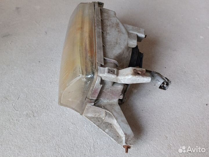 Продам фару toyota карина ii t17 левый h4 20 - 193