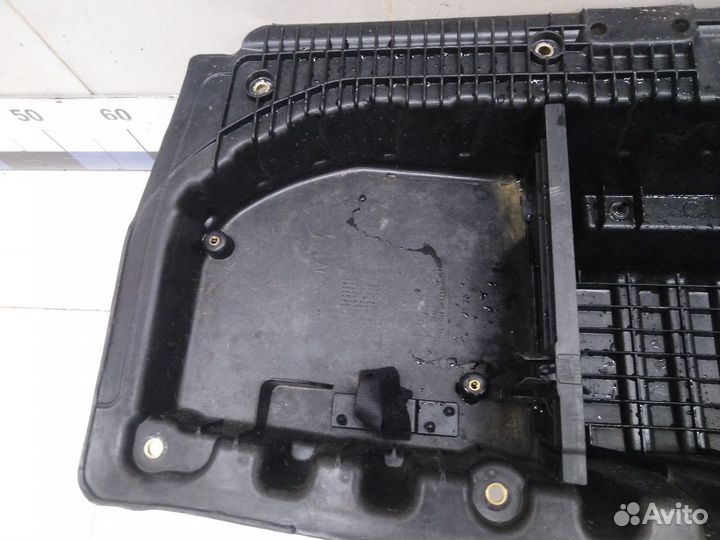 Крепление аккумулятора 1-серия E87/E81 2004