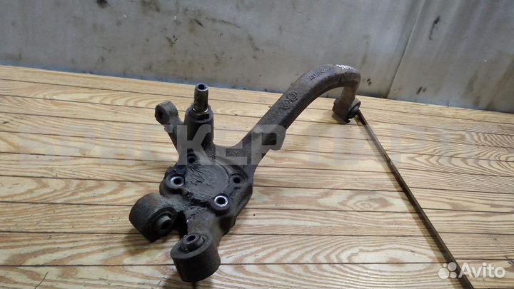 Кулак задний левый Брилианс M2 бс4