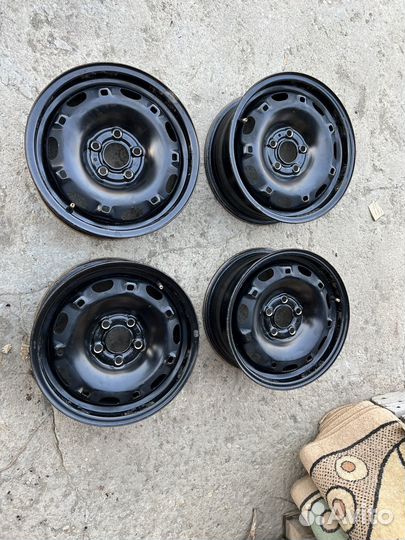 Продам штампованные диски на иномарки