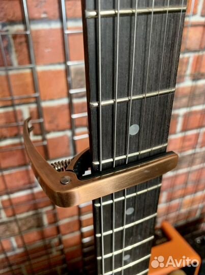 Электрогитара + каподастр + медиаторы