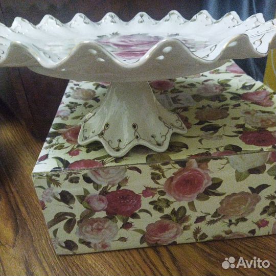 Блюдо для торта на ножке