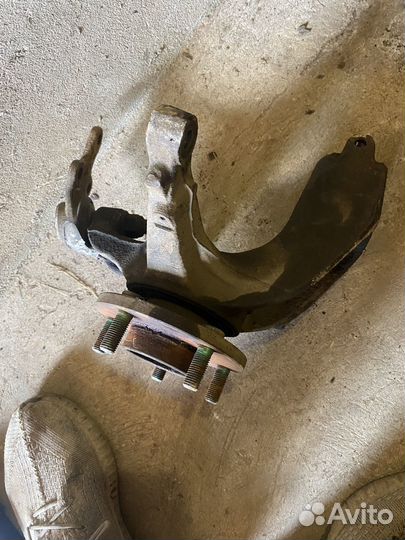 Праввый поворотный кулак ford focus 2 2.0 2006