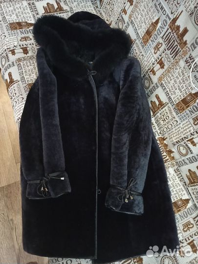 Шуба мутоновая 48-50 размер с капюшоном