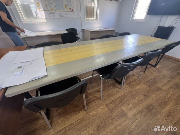 Стол для переговоров б/у