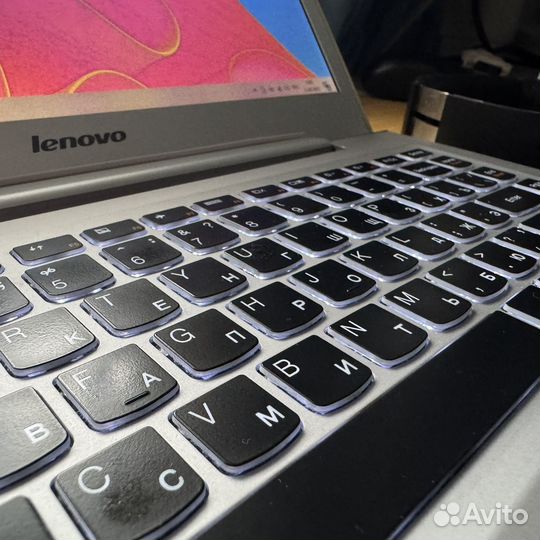 Металлический ультрабук Lenovo i3 8Gb