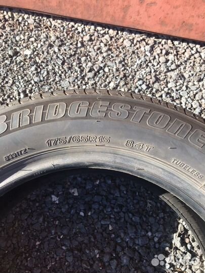 Bridgestone B391 175/65 R15 84T