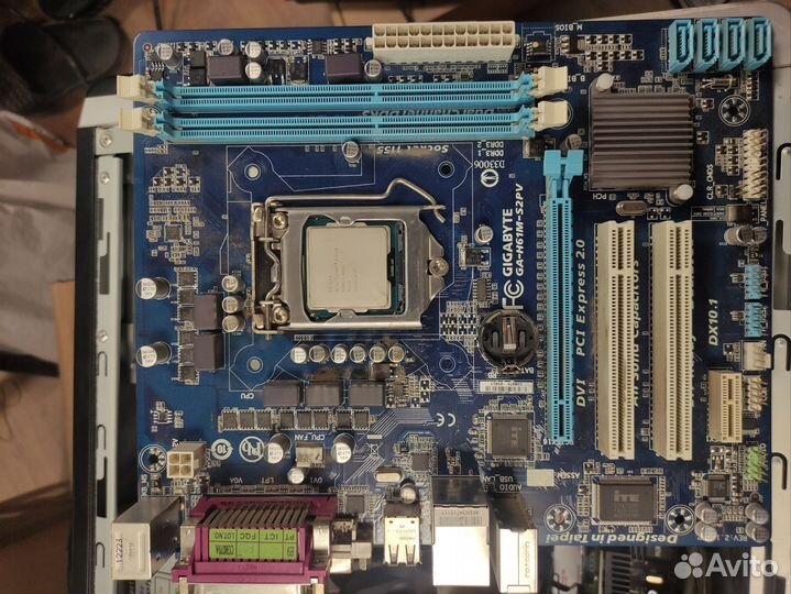 Материнская плата с процессором и памятью