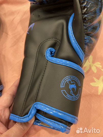 Боксерские перчатки Venum 12 OZ