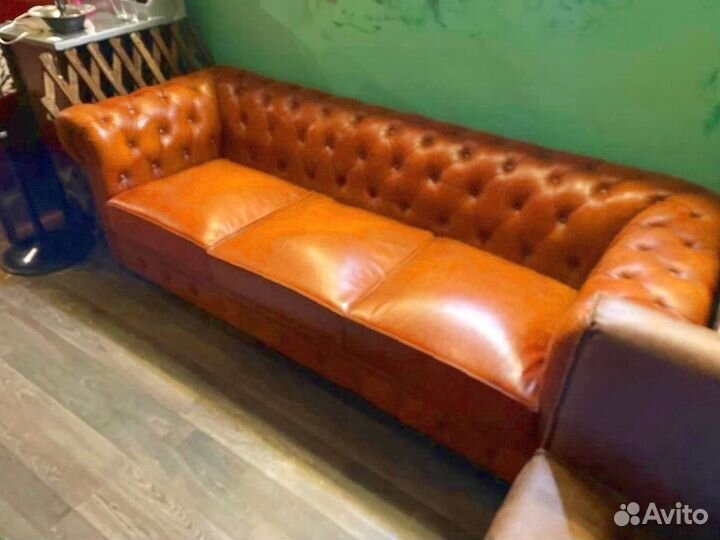Диван кожаный честер