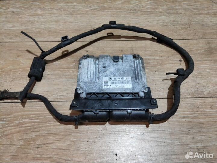 Блок управления двигателем Volkswagen Passat B6