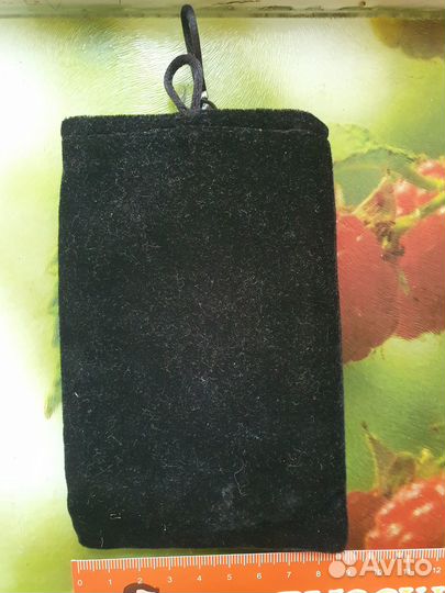 Черный тканевый чехол для телефона