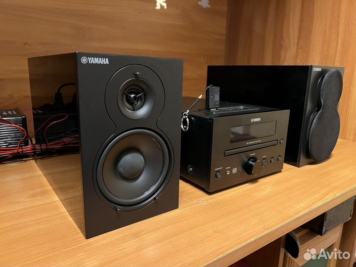 Музыкальный центр Yamaha CRX-330 с USB