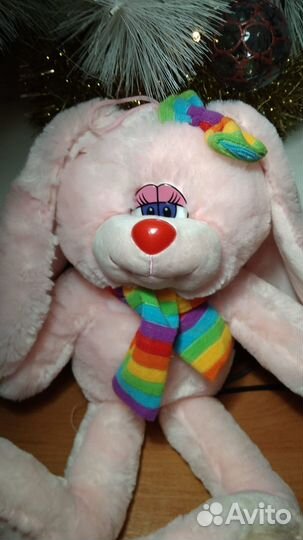 Кролик розовый Новогодний поет песню