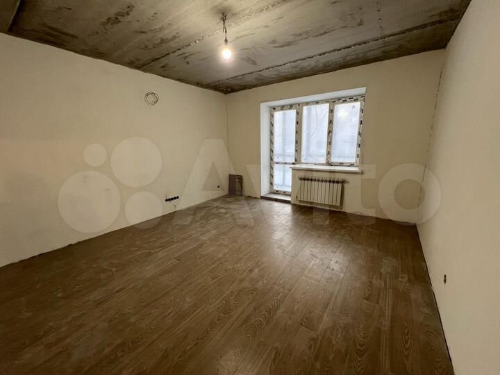 2-к. квартира, 77,1 м², 1/4 эт.