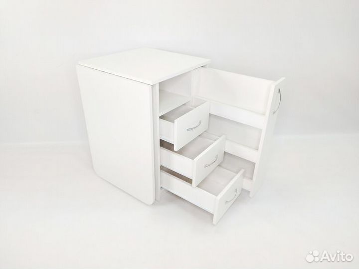 Маникюрный стол