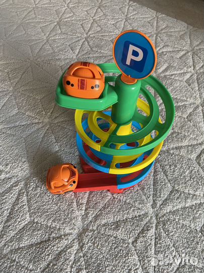 Парковка с машинками