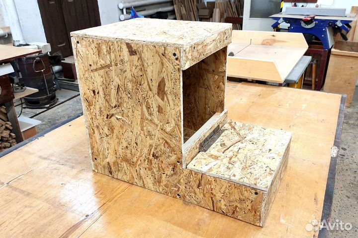 Гнездо для кур с яйцесборником