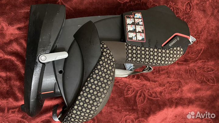 Автомобильное детское кресло