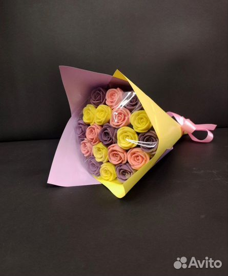 Розы из Белого Шоколада - 19 шт в Букете