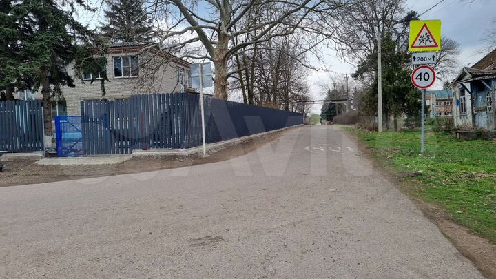 Здание, 360 м²
