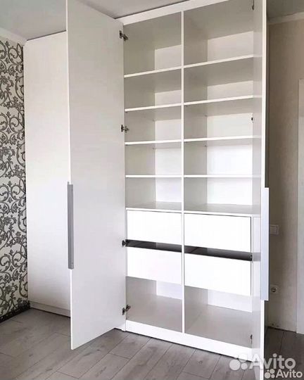 Шкаф распашной с зеркалом