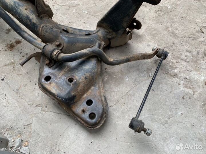 Подрамник передний Mazda Premacy минивэн 1.8 FP