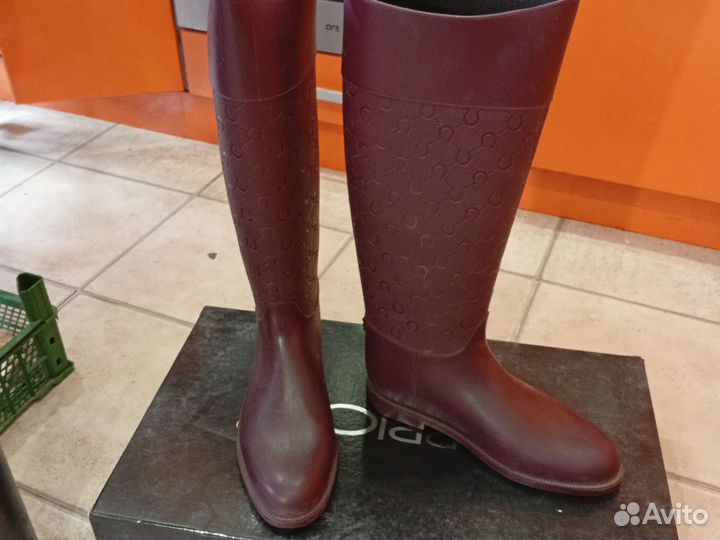 Резиновые сапоги