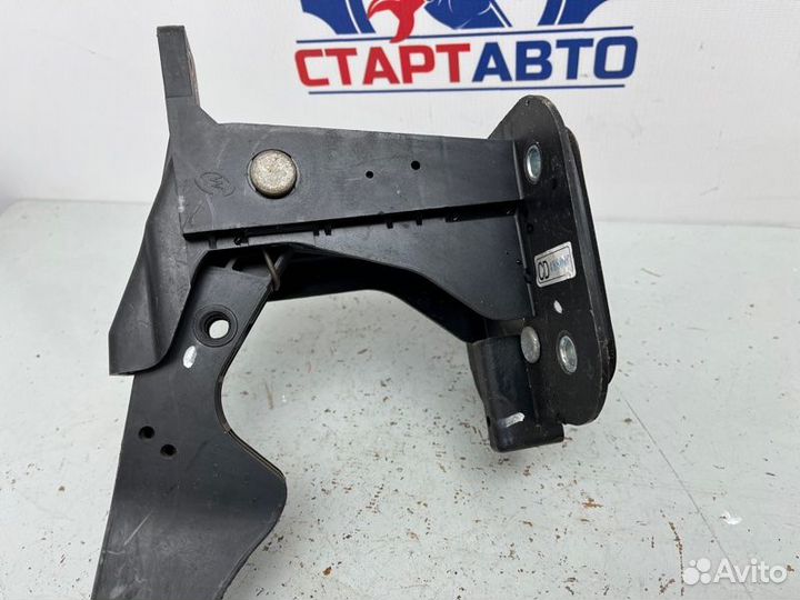 Педаль сцепления Chevrolet Lacetti хэтчбек 2006