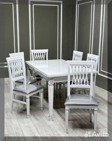 Столы и стулья