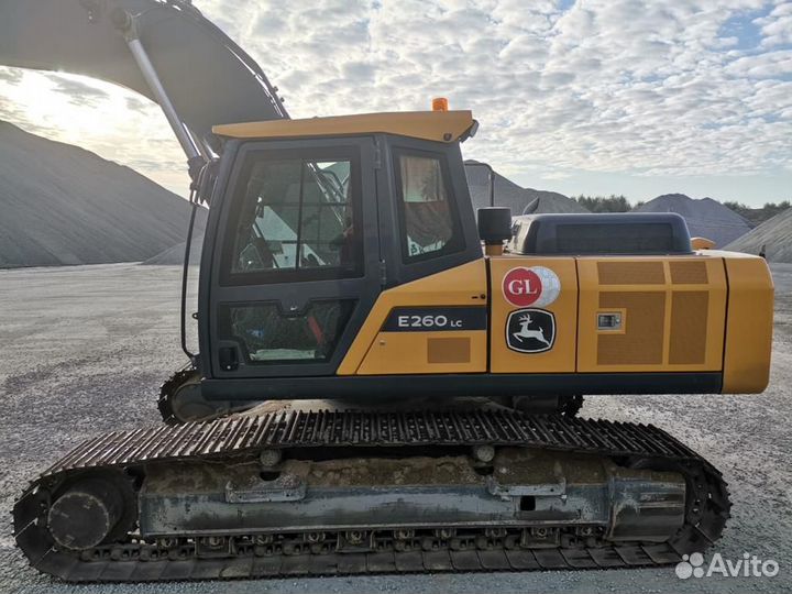 Гусеничный экскаватор John Deere E260 LC, 2021