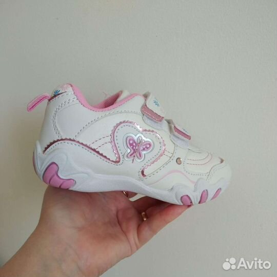 Кроссовки для девочки