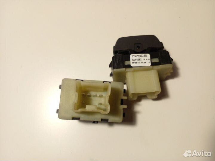Кнопка стеклоподъемника Renault Sandero 2
