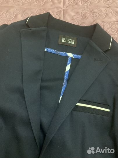 Школьные рубашки и пиджак